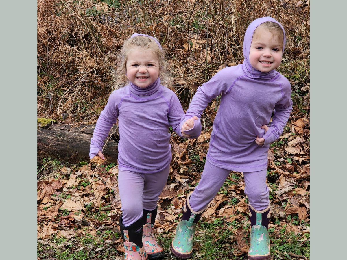 Toddlers wear Iksplor wool clothing